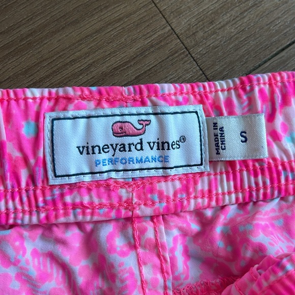 Vineyard Vines Performance Short - Picture 6 of 6